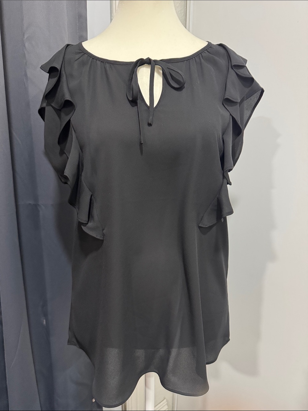 Express Women’s Black Ruffle Sleeve Tie-Neck Blouse S
